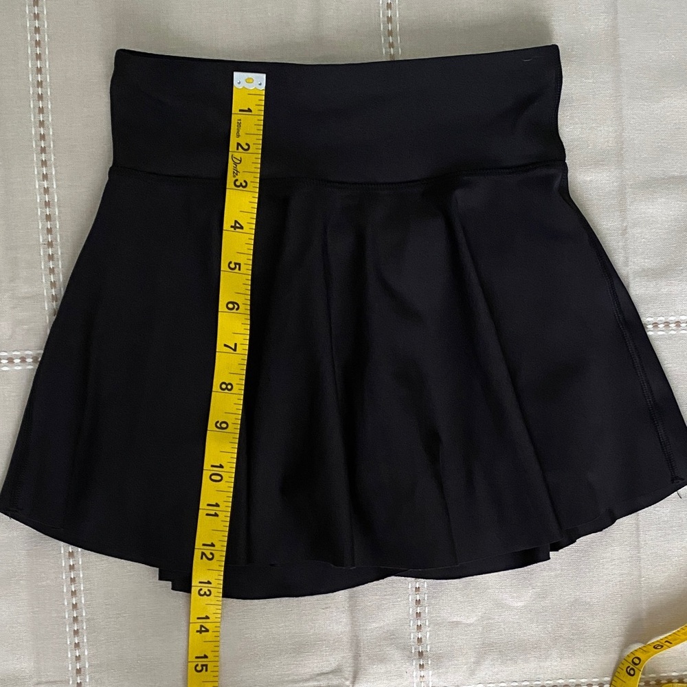 Girl Old Navy Sporty shorts skirt with pocket black. - Picture 13 of 13